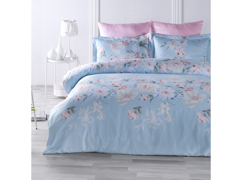 Komplet pościeli Cellia 200x220 cm z czterema poszewkami na poduszkę 2 x 50x70 cm i 2 x 70x70 cm z prześcieradłem 