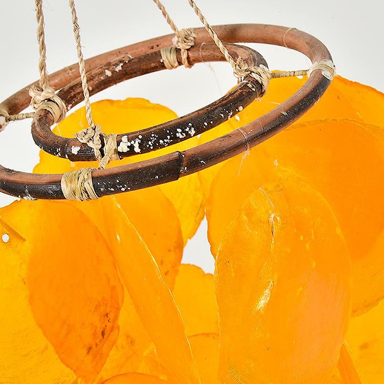 Dekoracja zawieszka Derisum z muszlami pomarańczowa długość 30 cm  - zdjęcie 2