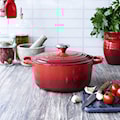Le Creuset - Brytfanna żeliwna Signature 22 cm czerwona  - zdjęcie 2
