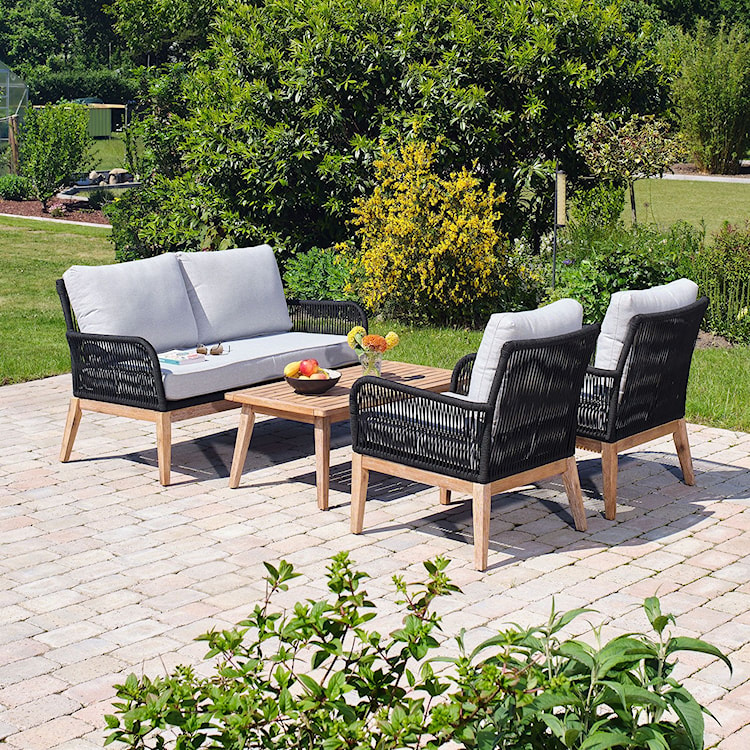 Zestaw ogrodowy Caulate sofa z dwoma fotelami i stolikiem z plecionymi elementami szary/czarny/drewno akacjowe  - zdjęcie 2