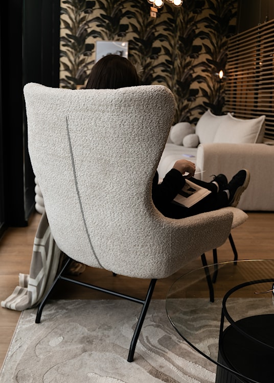 Fotel wypoczynkowy Suppet z podnóżkiem w tkaninie boucle beżowy  - zdjęcie 10