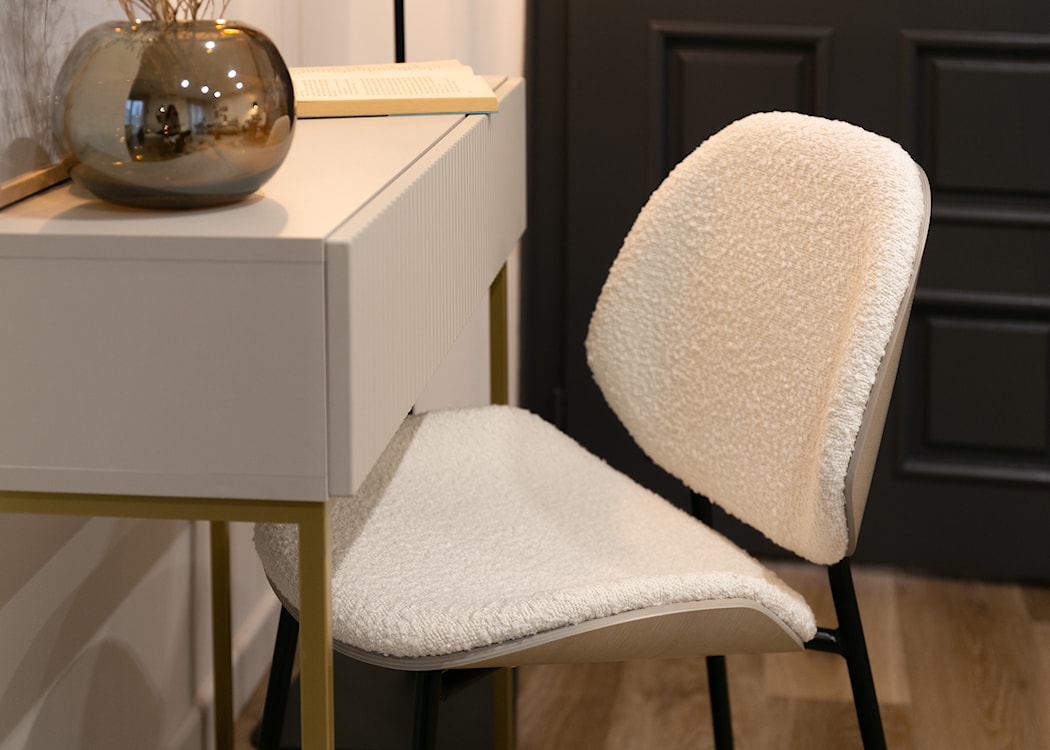 Krzesło tapicerowane Jazzlen na czarnych nogach boucle biały / dąb bielony  - zdjęcie 15