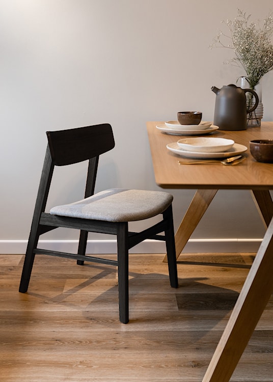 Krzesło drewniane Paraves dąb czarny/ jasnoszare  - zdjęcie 3