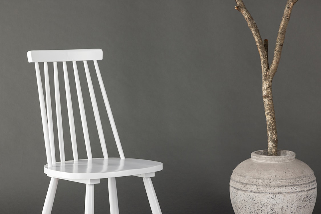 Krzesło drewniane Mowelly patyczak zwężane oparcie białe  - zdjęcie 3