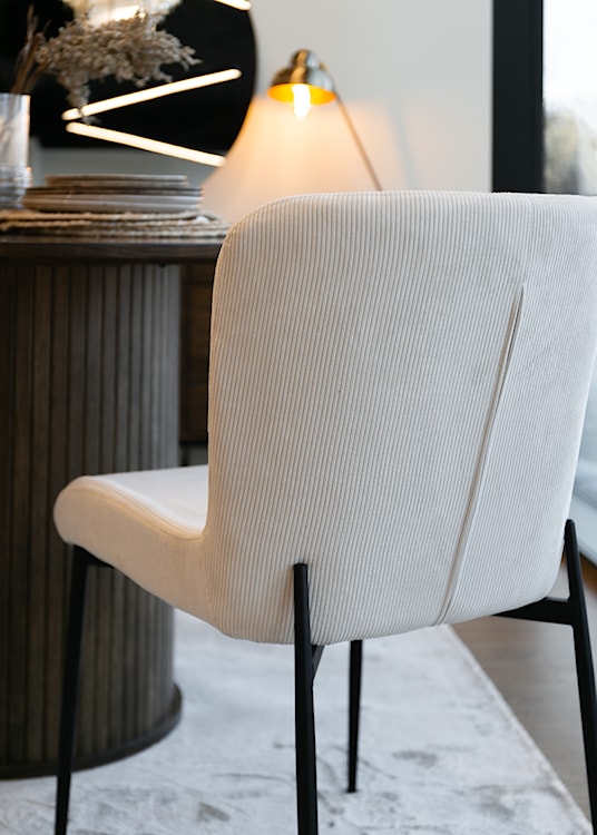 Krzesło tapicerowane Neul kremowy sztruks na czarnych nogach  - zdjęcie 8