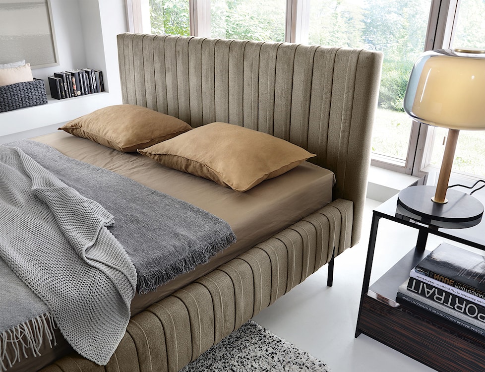 Łóżko tapicerowane Oluffo 140x200 cm z pojemnikiem stelaż metalowy beżowe plusz hydrofobowy  - zdjęcie 4