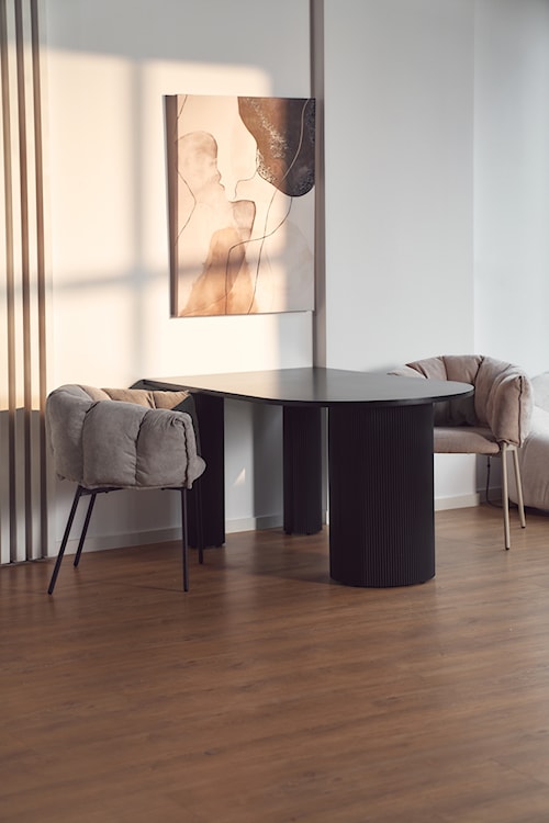 Stół do jadalni Dicalize 150x90 cm czarny z metalową ryflowaną podstawą  - zdjęcie 3