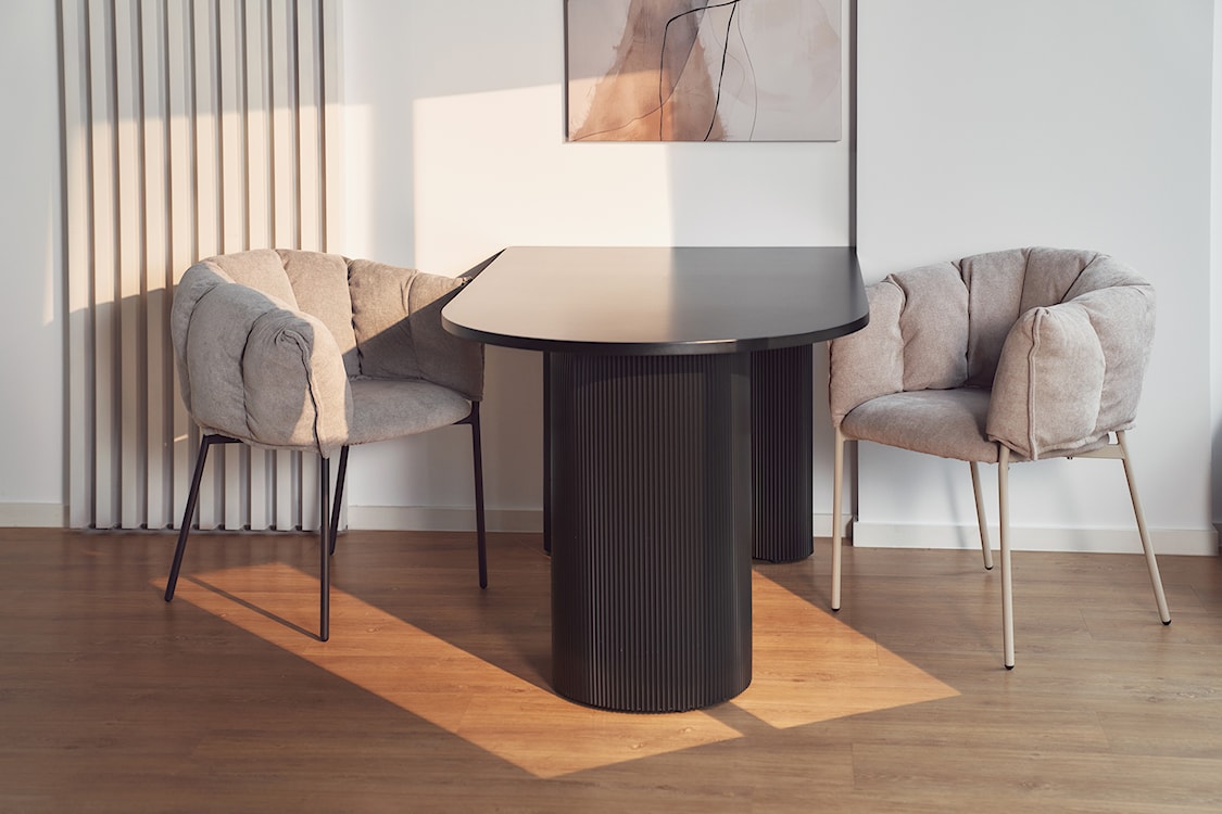 Stół do jadalni Dicalize 150x90 cm czarny z metalową ryflowaną podstawą  - zdjęcie 5