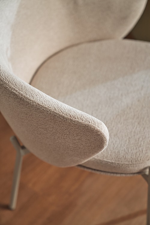 Krzesło tapicerowane do jadalni Atisly jasnobeżowy szenil  - zdjęcie 7