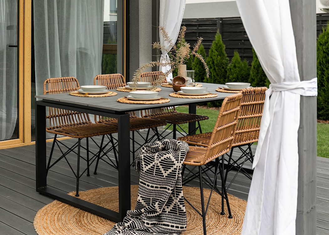 Stół ogrodowy Tiower szary z sześcioma krzesłami ogrodowymi Alviano  - zdjęcie 3