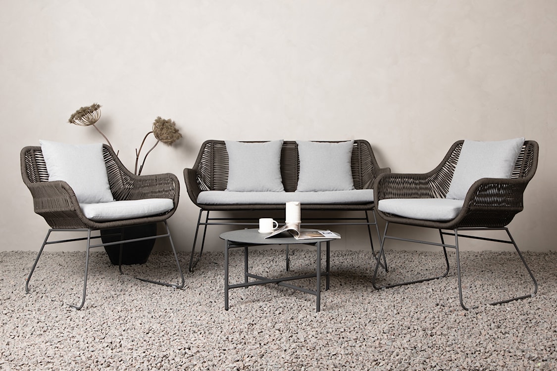Zestaw mebli ogrodowych Tivelly z sofą, dwoma fotelami  i stolikiem kawowym ciemnoszary/brązowy  - zdjęcie 2
