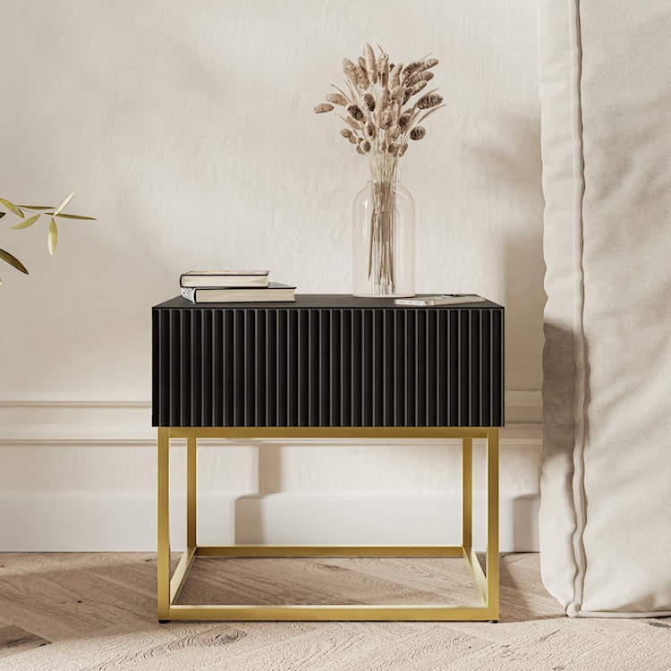 Szafka nocna Veldio z frezowanym frontem i szufladą 50 cm Czarna ze złotymi nogami  - zdjęcie 2