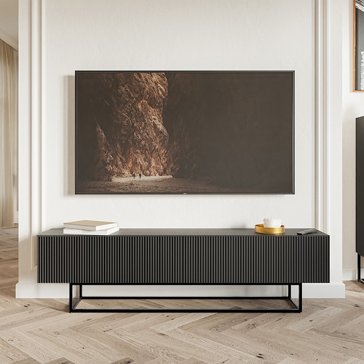 Szafka RTV Veldio z frezowanym frontem 175 cm Czarna z czarnymi nogami  - zdjęcie 3