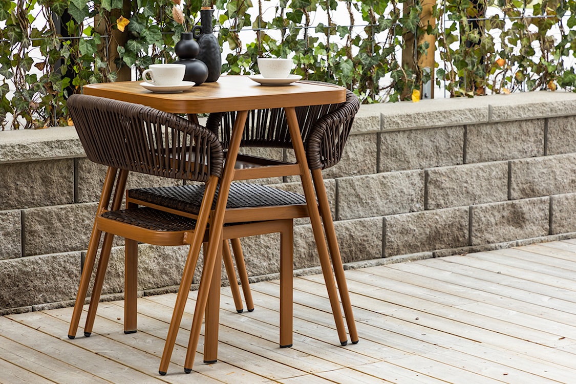 Zestaw mebli ogrodowych Woodinated z dwoma krzesłami i stolikiem kawowym brązowy/czarny  - zdjęcie 5