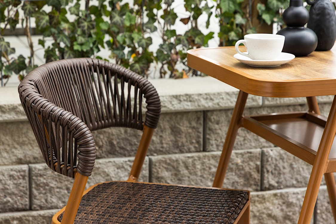 Zestaw mebli ogrodowych Woodinated z dwoma krzesłami i stolikiem kawowym brązowy/czarny  - zdjęcie 6