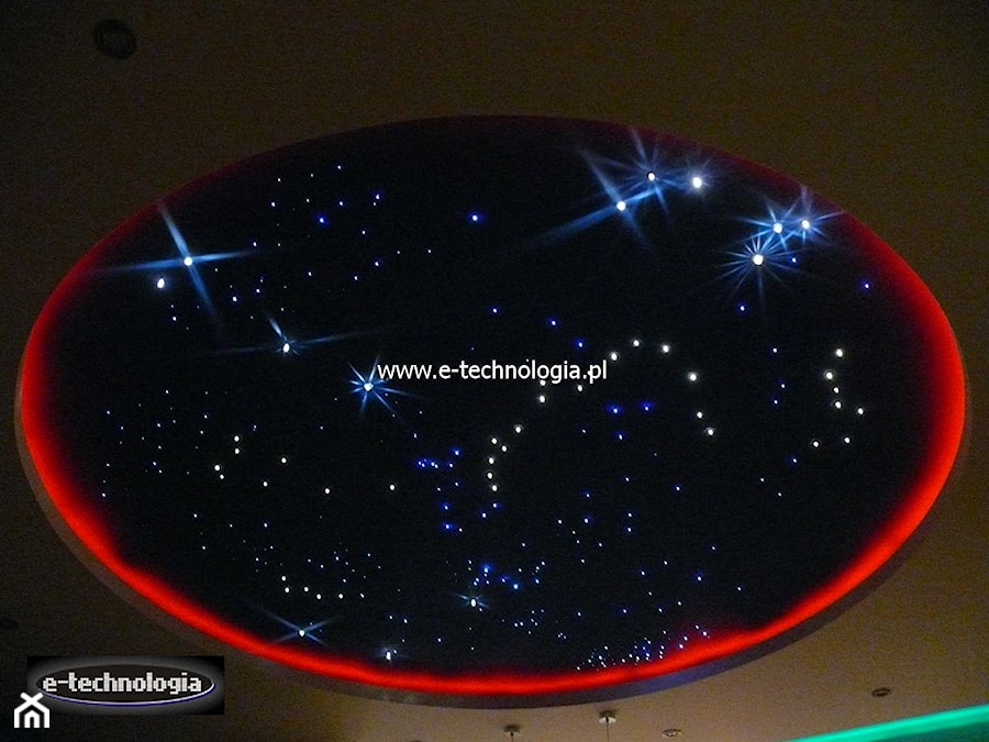 Kryształowy Pył oraz taśmy LED w salonie. - zdjęcie od E-TECHNOLOGIA Leszek Łazarski