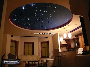 Kryształowy Pył oraz taśmy LED w salonie. - zdjęcie od E-TECHNOLOGIA Leszek Łazarski