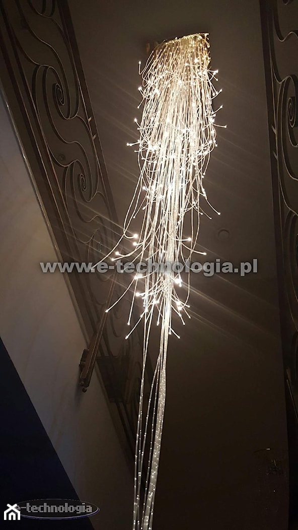 oświetlenie klatki schodowej inspiracje - zdjęcie od E-TECHNOLOGIA Leszek Łazarski - Homebook