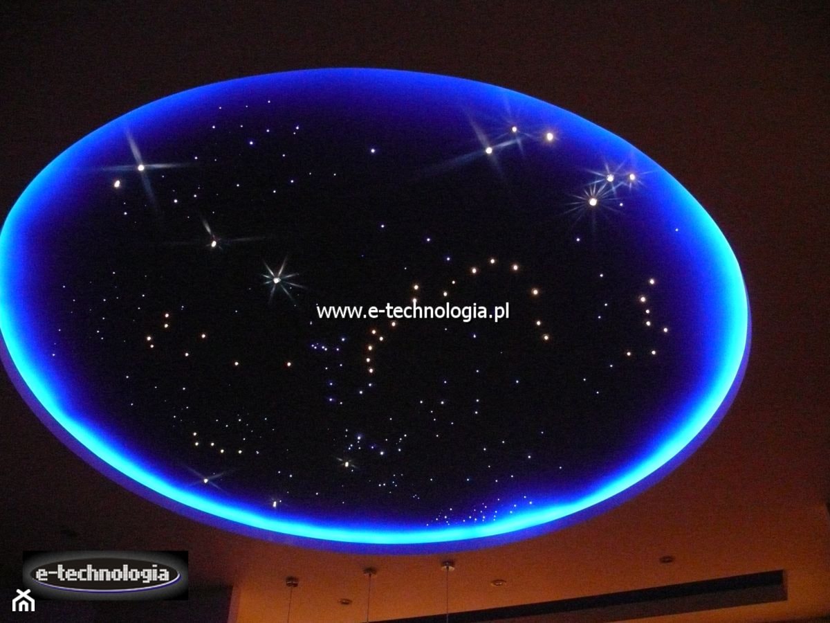 Kryształowy Pył oraz taśmy LED w salonie. - zdjęcie od E-TECHNOLOGIA Leszek Łazarski - Homebook