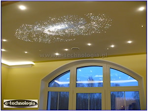 Gwiezdne niebo w pokoju dziecka - oświetlenie dekoracyjne do pokoju dziecka