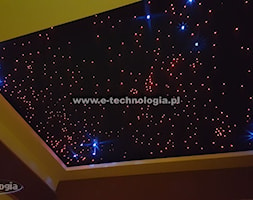 oświetlenie dekoracyjne salonu - zdjęcie od E-TECHNOLOGIA Leszek Łazarski - Homebook