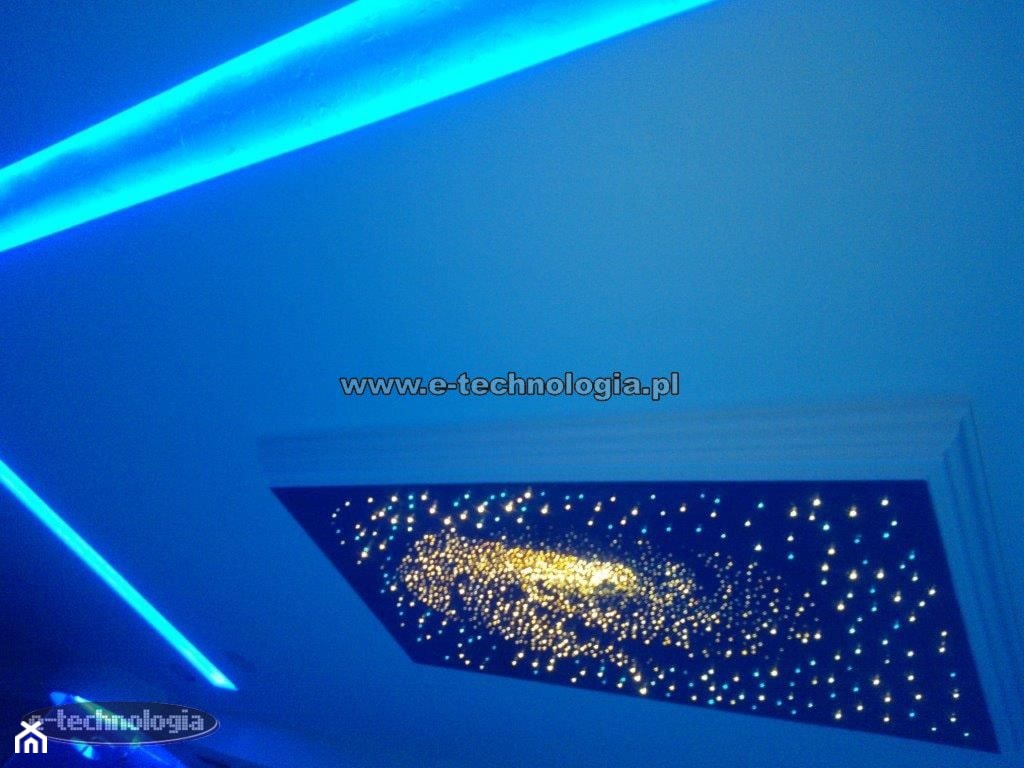 Oświetlenie światłowodowe do basenu - zdjęcie od E-TECHNOLOGIA Leszek Łazarski - Homebook
