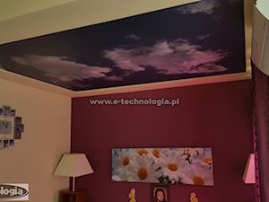 Sufit napinany w sypialni - zdjęcie od E-TECHNOLOGIA Leszek Łazarski