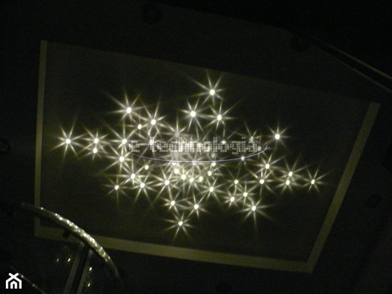 Kryształowe Gwiazdy w łazience - zdjęcie od E-TECHNOLOGIA Leszek Łazarski - Homebook