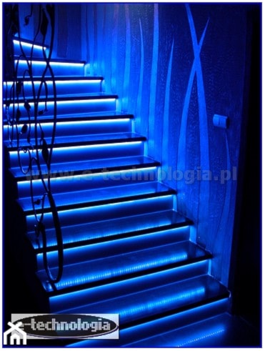 Oświetlenie LED na klatce schodowej - zdjęcie od E-TECHNOLOGIA Leszek Łazarski