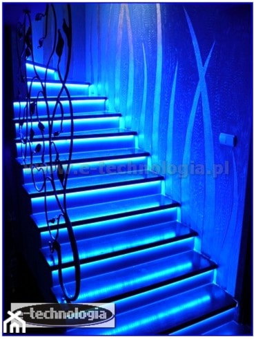 Oświetlenie LED na klatce schodowej - zdjęcie od E-TECHNOLOGIA Leszek Łazarski - Homebook
