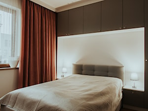 Sypialnia w stylu Glamour - Średnia beżowa sypialnia, styl glamour - zdjęcie od Drewmax Meble na wymiar