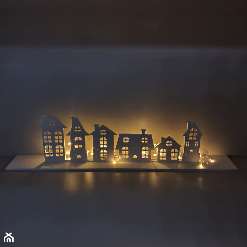 Świecznik z domkami - zdjęcie od blaty.eu - sklep internetowy - Homebook