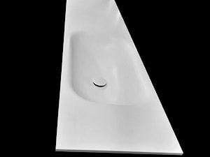 Blat łazienkowy z wygiętą umywalką - zdjęcie od blaty.eu - sklep internetowy