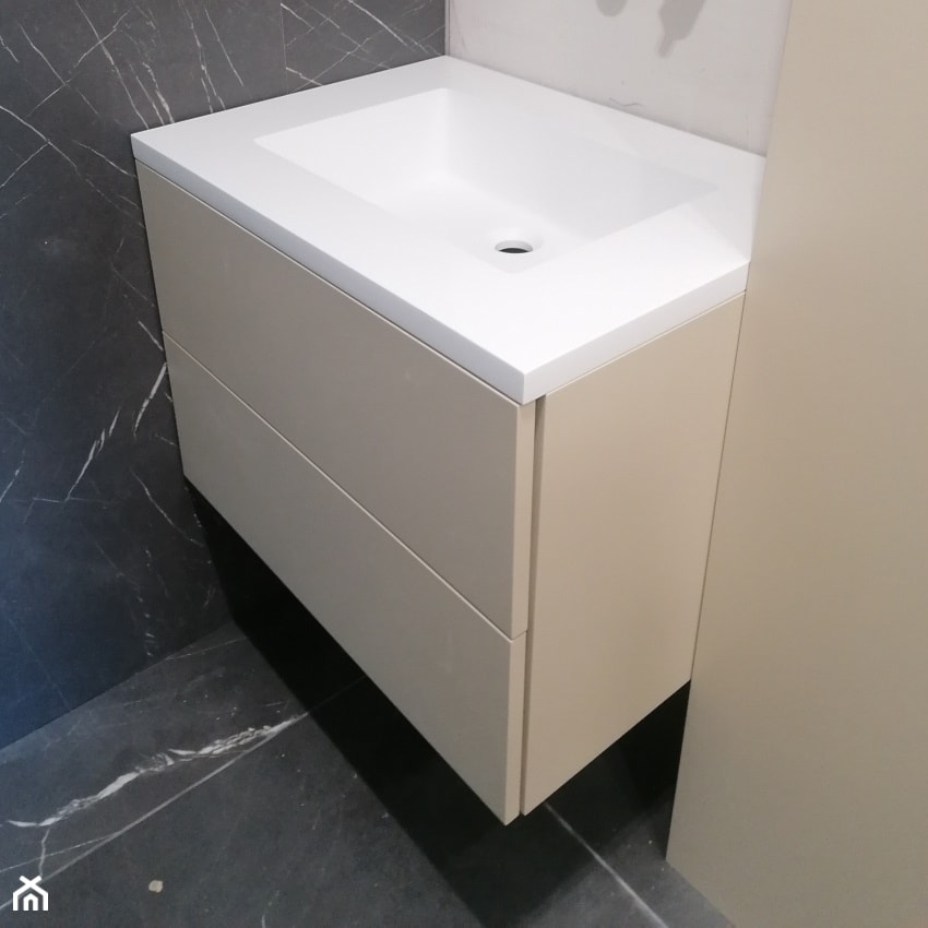 szafka łazienkowa z umywalką - zdjęcie od blaty.eu - sklep internetowy - Homebook