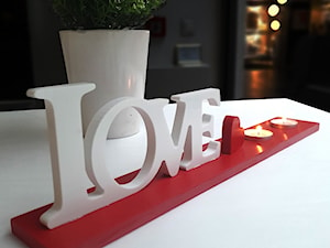 świecznik z napisem Lovev - zdjęcie od blaty.eu - sklep internetowy