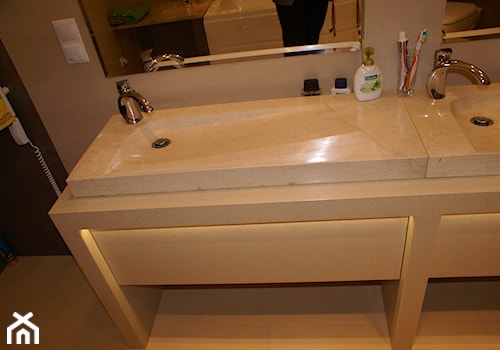Łazienka na wymiar, producent mebli - Z lustrem z dwoma umywalkami łazienka, styl nowoczesny - zdjęcie od DrewutniaLoft