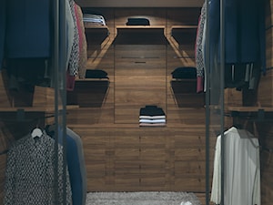 Garderoba w apartamencie w Berlinie - Mała zamknięta garderoba, styl glamour - zdjęcie od SSF_Interiors