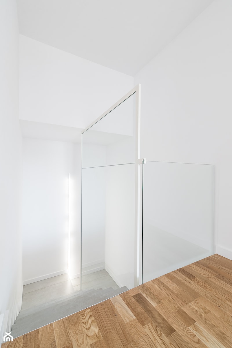 Villa Antoninek SW10 - Schody, styl minimalistyczny - zdjęcie od ENDE marcin lewandowicz