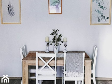 Aranżacje wnętrz - Jadalnia: #5lathomebook - Mała biała jadalnia jako osobne pomieszczenie - Anna Skalska 8. Przeglądaj, dodawaj i zapisuj najlepsze zdjęcia, pomysły i inspiracje designerskie. W bazie mamy już prawie milion fotografii!