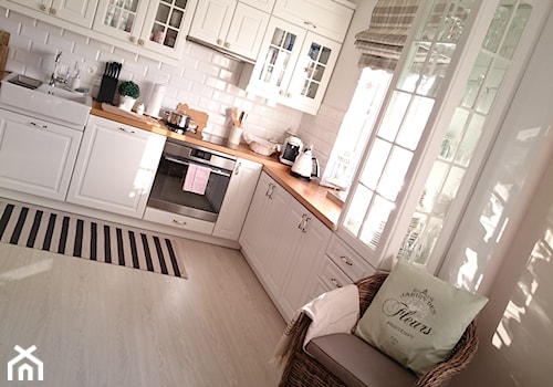 Biała kuchnia w stylu prowansalskim - zdjęcie od paulina.inspiruje