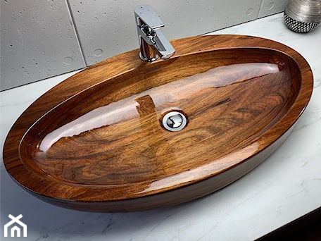 Aranżacje wnętrz - Łazienka: Oval - umywalka z drewna - Ambivalent Design - umywalki z drewna. Przeglądaj, dodawaj i zapisuj najlepsze zdjęcia, pomysły i inspiracje designerskie. W bazie mamy już prawie milion fotografii!