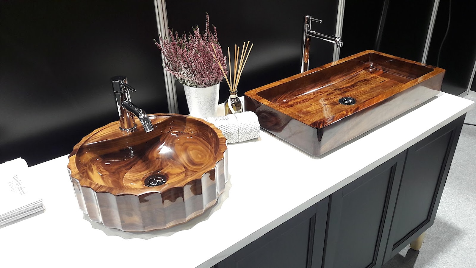 Umywalka BOTE wykonana z drewna BODO - zdjęcie od Ambivalent Design - umywalki z drewna - Homebook