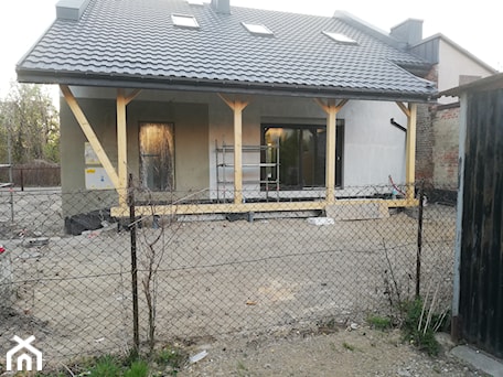 Aranżacje wnętrz - Taras: Remont starego domu - Taras - Bartek2607. Przeglądaj, dodawaj i zapisuj najlepsze zdjęcia, pomysły i inspiracje designerskie. W bazie mamy już prawie milion fotografii!