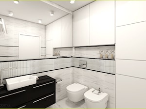 łazienka z marmurową mozaiką - Mała bez okna z lustrem z marmurową podłogą z punktowym oświetleniem łazienka, styl glamour - zdjęcie od wnetrzewdomu