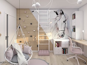 Pokój dla dziewczynki z tapetą z motywem konia - zdjęcie od wnetrzewdomu