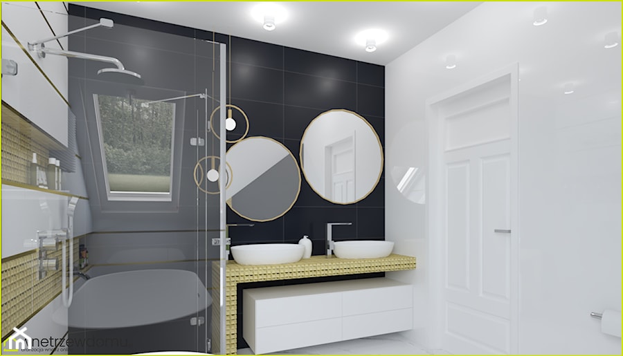 Łazienka - czerń, biel i złoto - Średnia na poddaszu z lustrem z dwoma umywalkami z marmurową podłogą z punktowym oświetleniem łazienka z oknem, styl glamour - zdjęcie od wnetrzewdomu