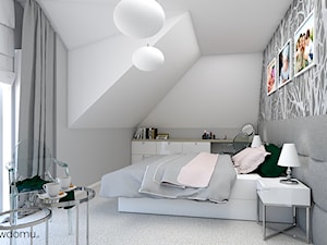 Delikatna sypialnia z miejscem na kawę - Średnia szara sypialnia na poddaszu, styl nowoczesny - zdjęcie od wnetrzewdomu