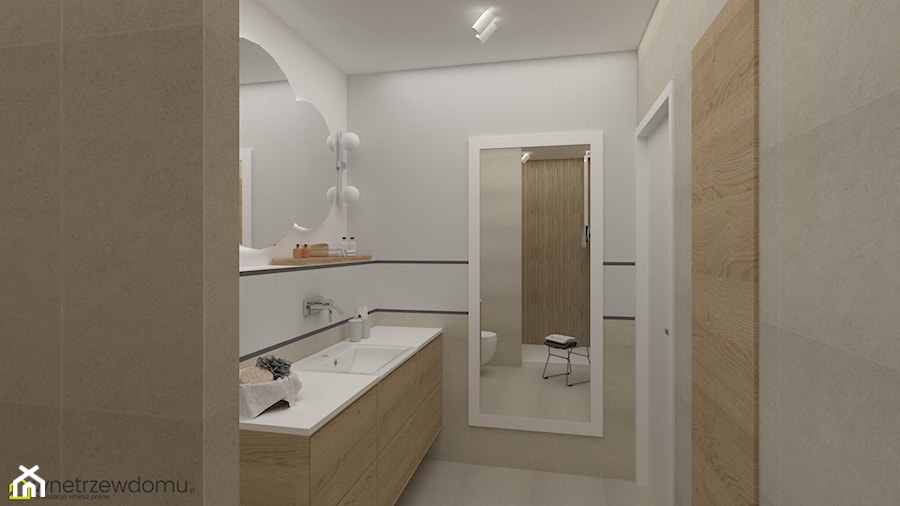 Biel i drewno w niewielkiej łazience ze ścianką prysznicową - zdjęcie od wnetrzewdomu
