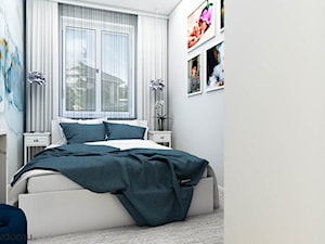Mała sypialnia z niebieskim akcentem - Sypialnia, styl nowoczesny - zdjęcie od wnetrzewdomu