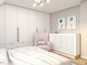 Nowoczesna, elegancka sypialnia z ozdobną tapetą - zdjęcie od wnetrzewdomu